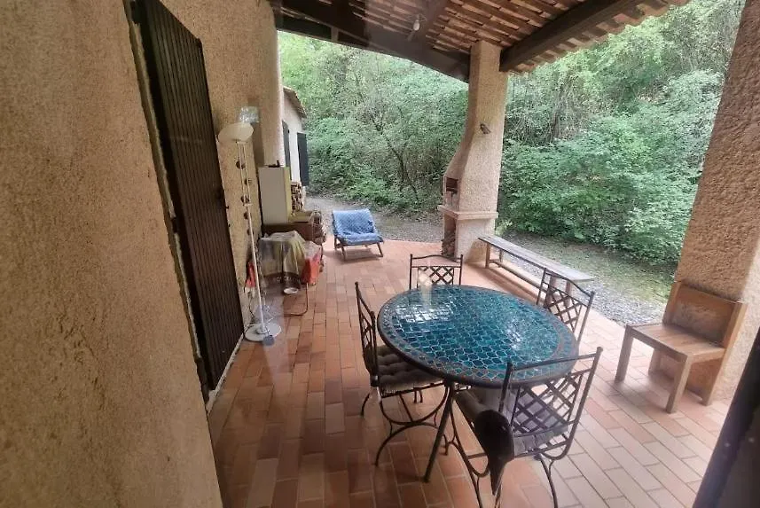 Chambre Dans Villa Le Chaffaut-Saint-Jurson 0*,  France